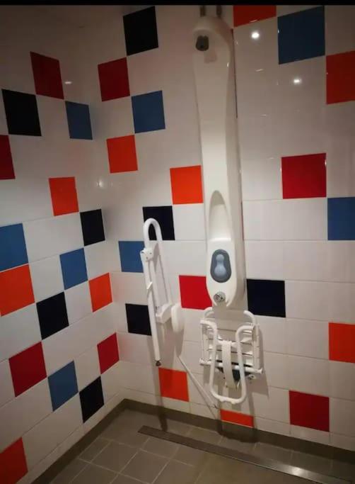 Nuit Insolite Sur L'Eau Au Port De Ouistreham Hotel Eksteriør billede